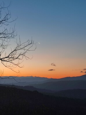 2 makuuhuonetta, silitysrauta/-lauta, Wi-Fi, vuodevaatteet