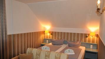 Hypo-allergenic bedding, desk, laptop workspace, travel cot