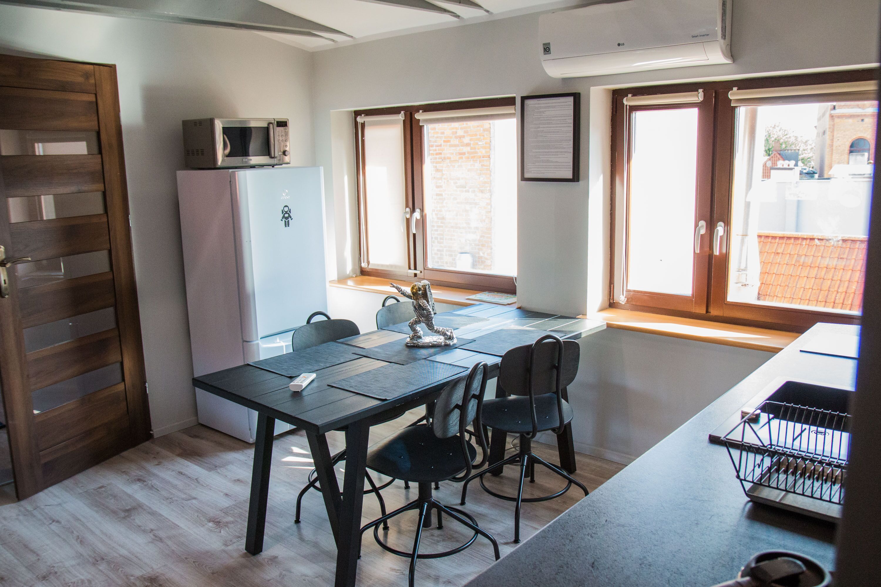 Comfort Apartment | Private kitchen | Cookware/dishes/utensils