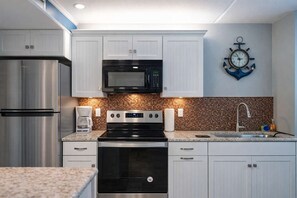 Fridge, microwave, oven, coffee/tea maker