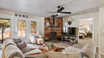 3 chambres, bureau, fer et planche Ă repasser, lit parapluie