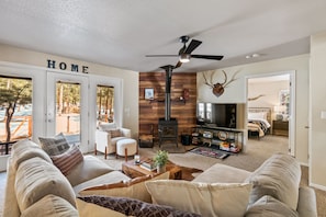 3 soveværelser, skrivebord, strygejern/strygebræt, weekendseng