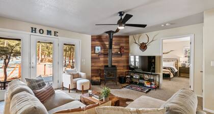 La Hacienda BV: Family-friendly cabin nestled on 2 acres in the woods