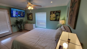 3 bedrooms, iron/ironing board, internet, bed sheets