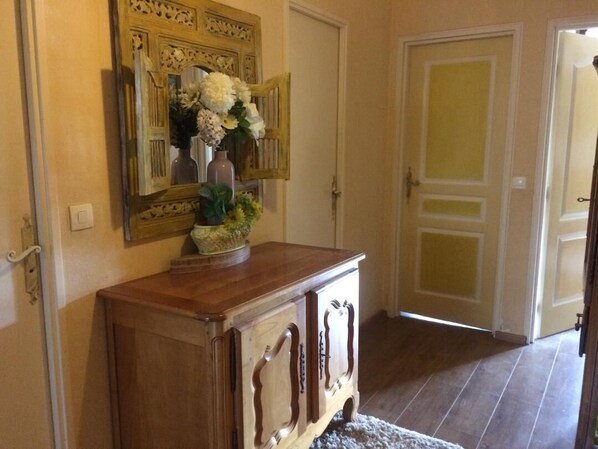 Interior - SHARED ROOM (Rennes)