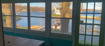 Newly Remodeled Cabin Steps from Sylvan Lake