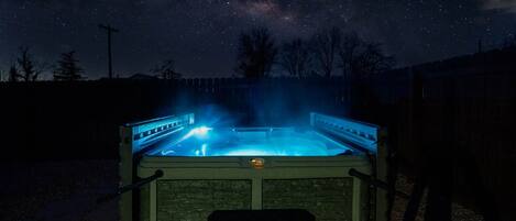 Tina de hidromasaje al aire libre