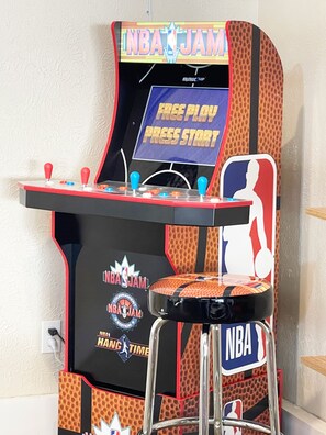 Game room - Pets Welcome! HOT TUB, Games, Backyard, Free Wine, WiFi, 4 TVs (Richardson)