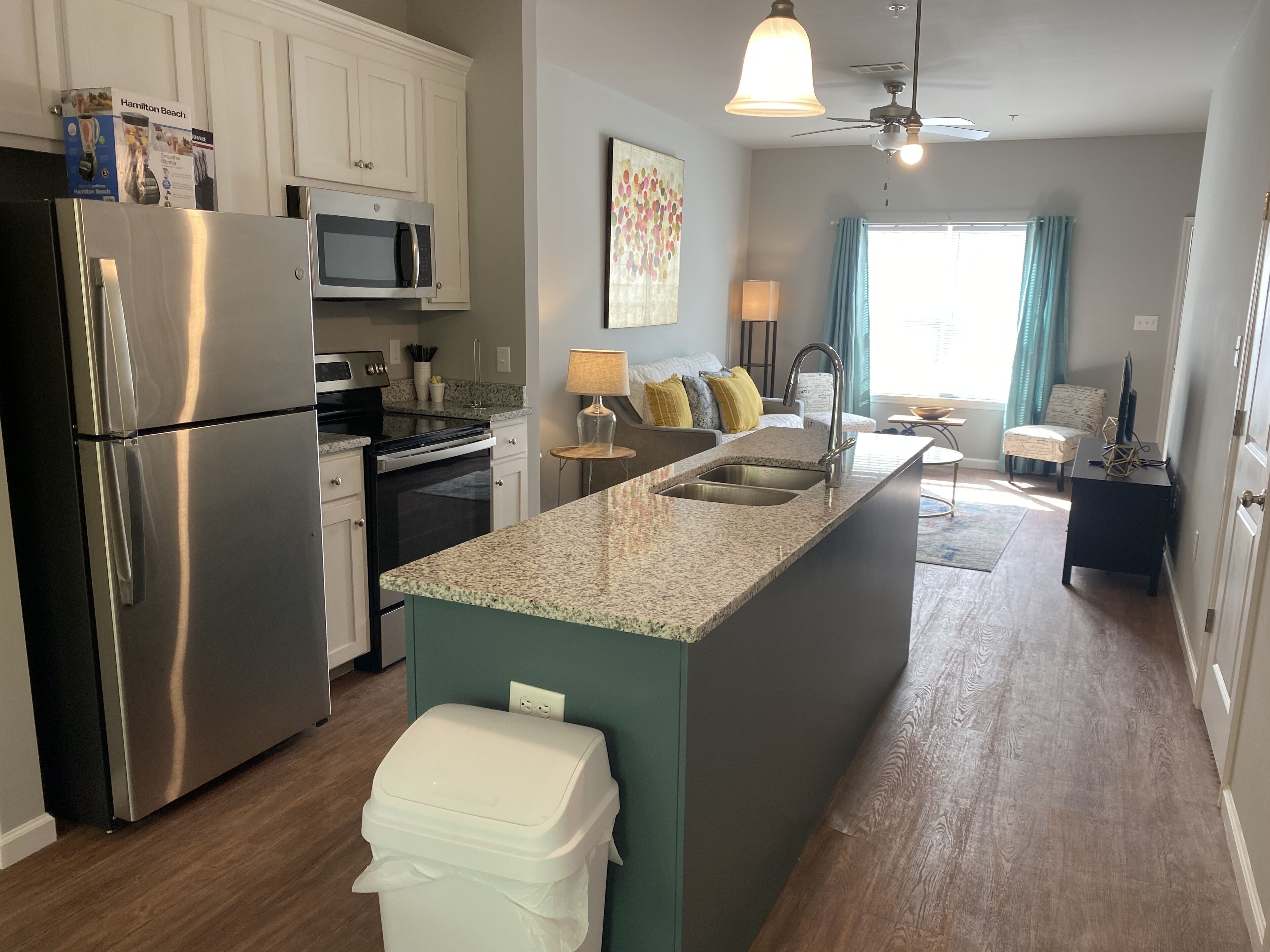 冰箱、微波炉、烤箱、炉灶