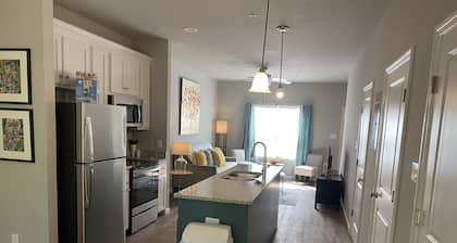 Valdosta Oasis: 2BR 2.5 BA near VSU and Downtown