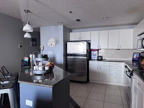 Frigorifero, microonde, forno, lavastoviglie