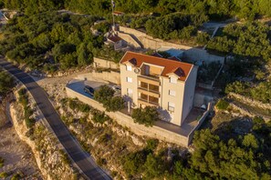 Exterior - LUXURY KING APARTMENT (Duba)