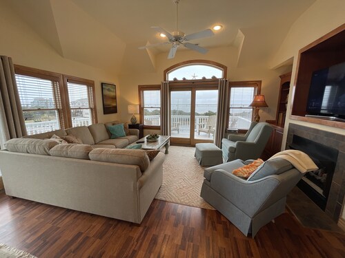 Foster Your Dreams Rodanthe Ocean & Sound Views, Pool, Hot Tub, Game Room