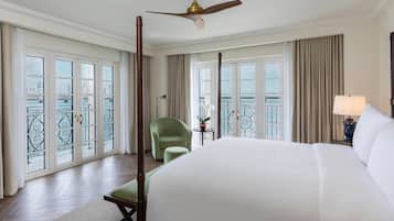 Legendary 1 Bedroom Suite King, Ocean Front | 高級寢具、羽絨被、舒適加層、迷你吧