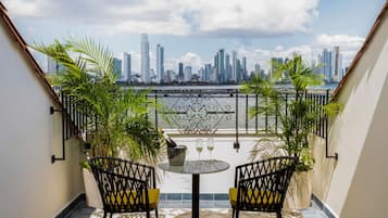Luxury 1 King, Ocean Front