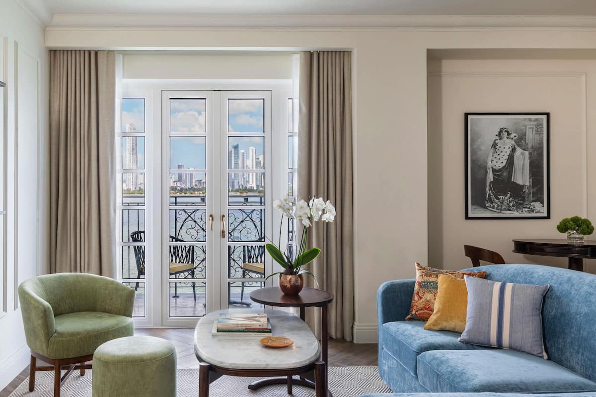 Legendary 1 Bedroom Suite King, Ocean Front | Peralatan tempat tidur premium, gebar bulu kapas, tilam berlapik