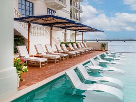 Outdoor pool, sun loungers