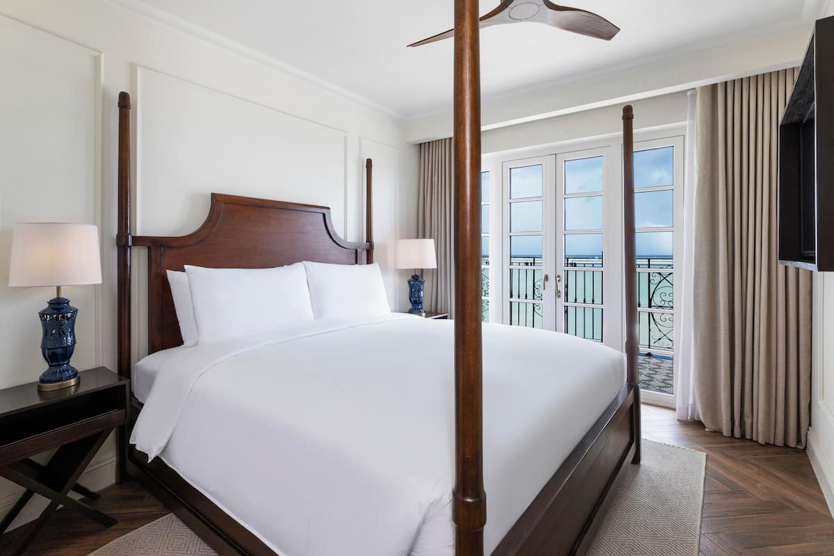 Suite, 1 King Bed, Balcony, Oceanfront (Prestige Suite, 1 bedroom) | Premium bedding, down duvets, pillow-top beds, minibar