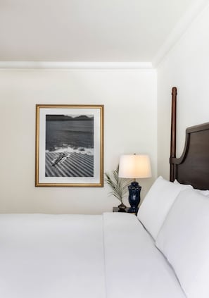 Junior Suite 1 Queen Historic View | Premium bedding, down comforters, pillowtop beds, minibar