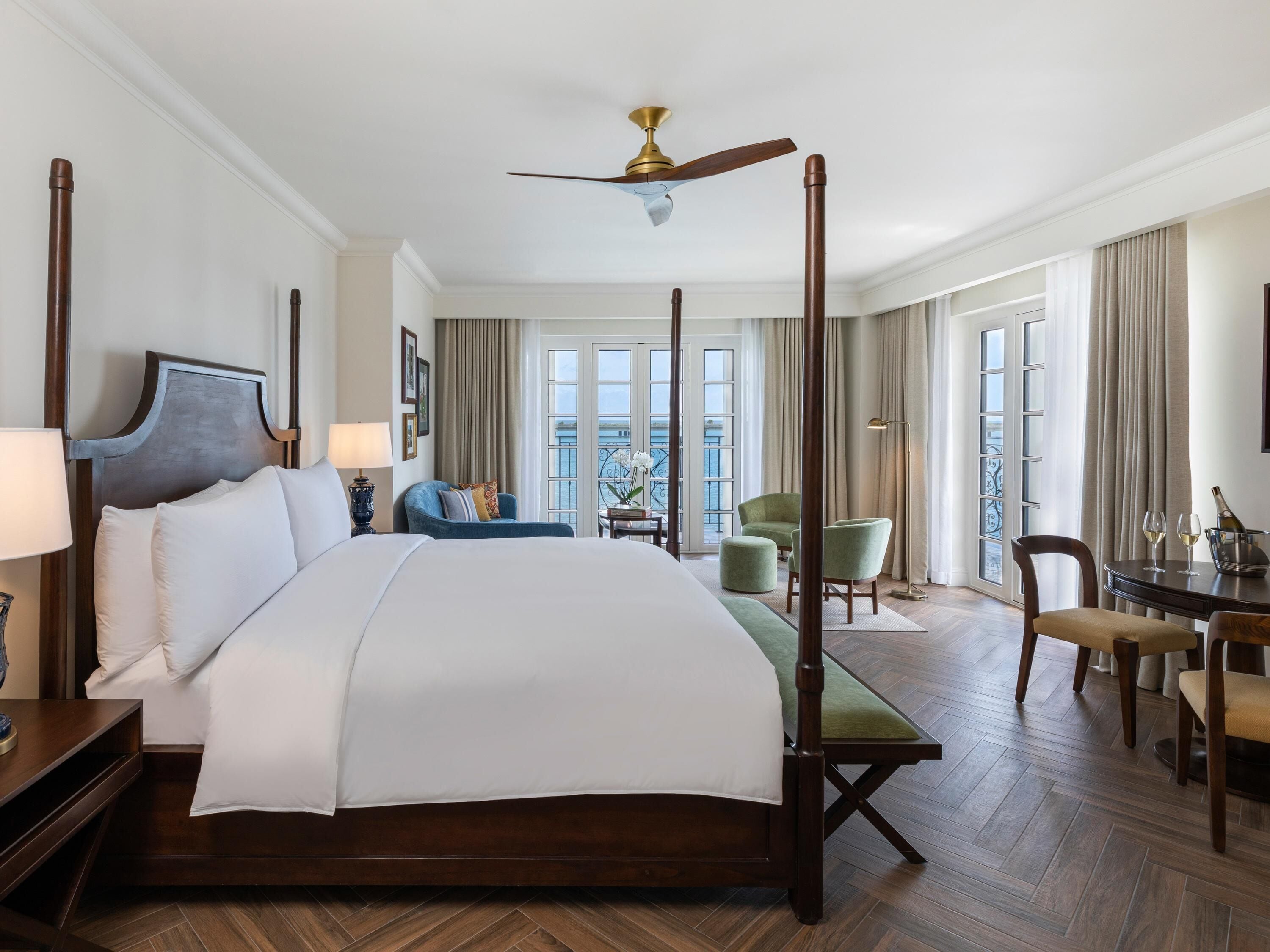 Junior Suite 1 King Oceant Front | Premium bedding, down duvets, pillow-top beds, minibar
