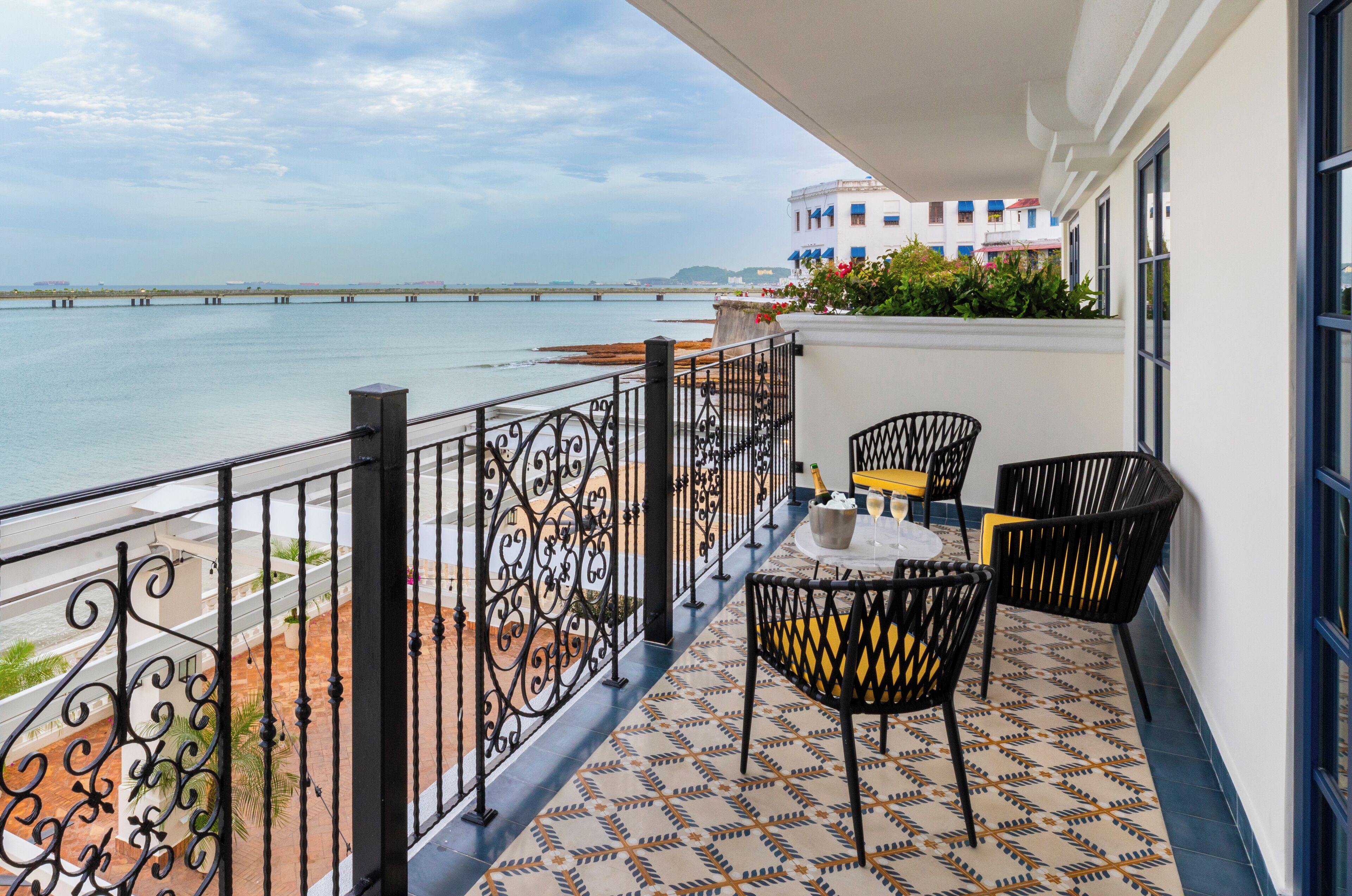 スイート キングベッド 1 台 バルコニー オーシャンフロント (Prestige Suite, 1 bedroom) | 部屋からの景観