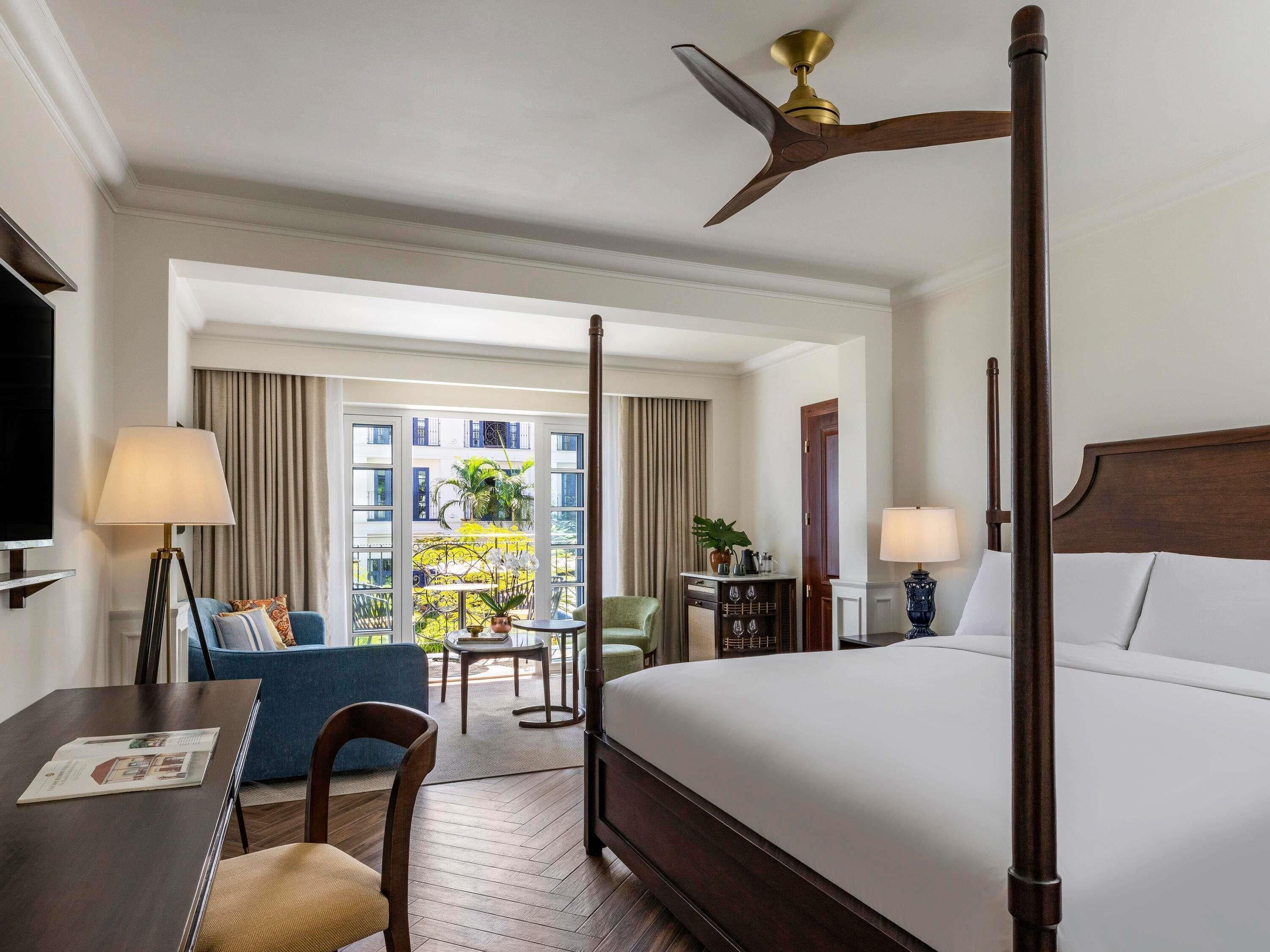 Magnifique 1 King, Plaza or Historic View | Premium bedding, down duvets, pillow-top beds, minibar