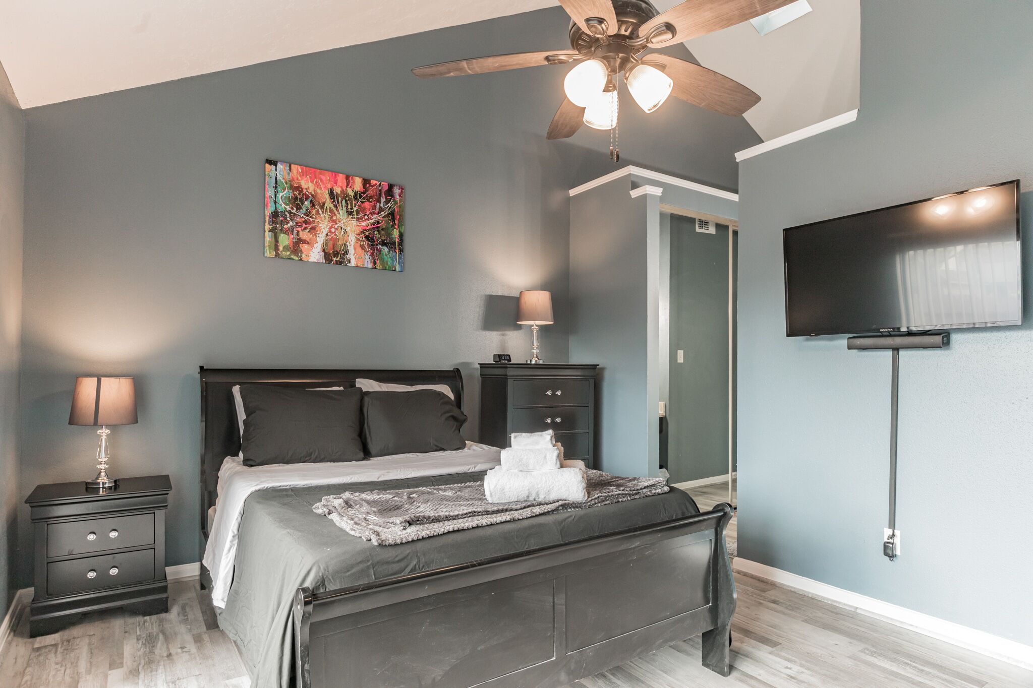 2 bedrooms, desk, iron/ironing board, free WiFi