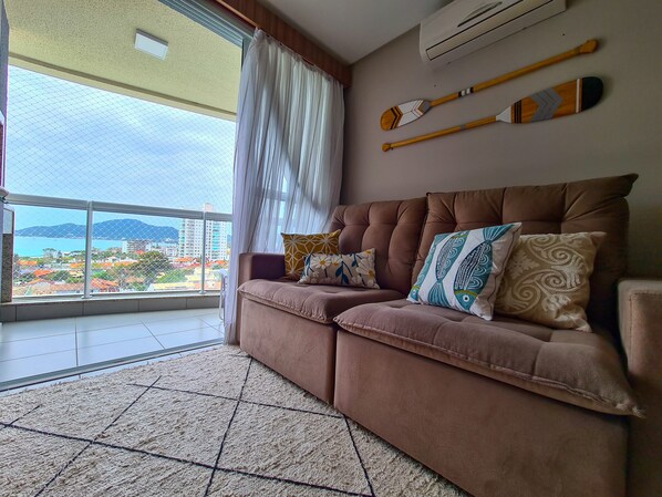 Smart TV, foosball, table tennis - SEA VIEW on the NAUTILUS HOMECLUB BETO CARRERO w/screen (SC)