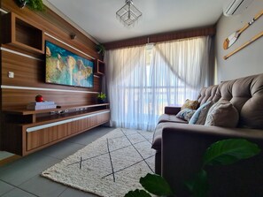 Smart-TV, Tischfußball, Tischtennisplatte