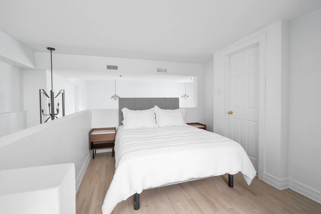 Iron/ironing board, travel crib, WiFi, bed sheets