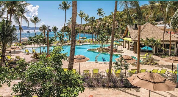 屋外プール、温水プール、サンラウンジャー