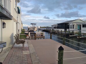 Marina - 3 bdrm 3 bath w separate apt. Nettles isle resort, priv. beach, deck, sleeps 10 (Jensen Beach)