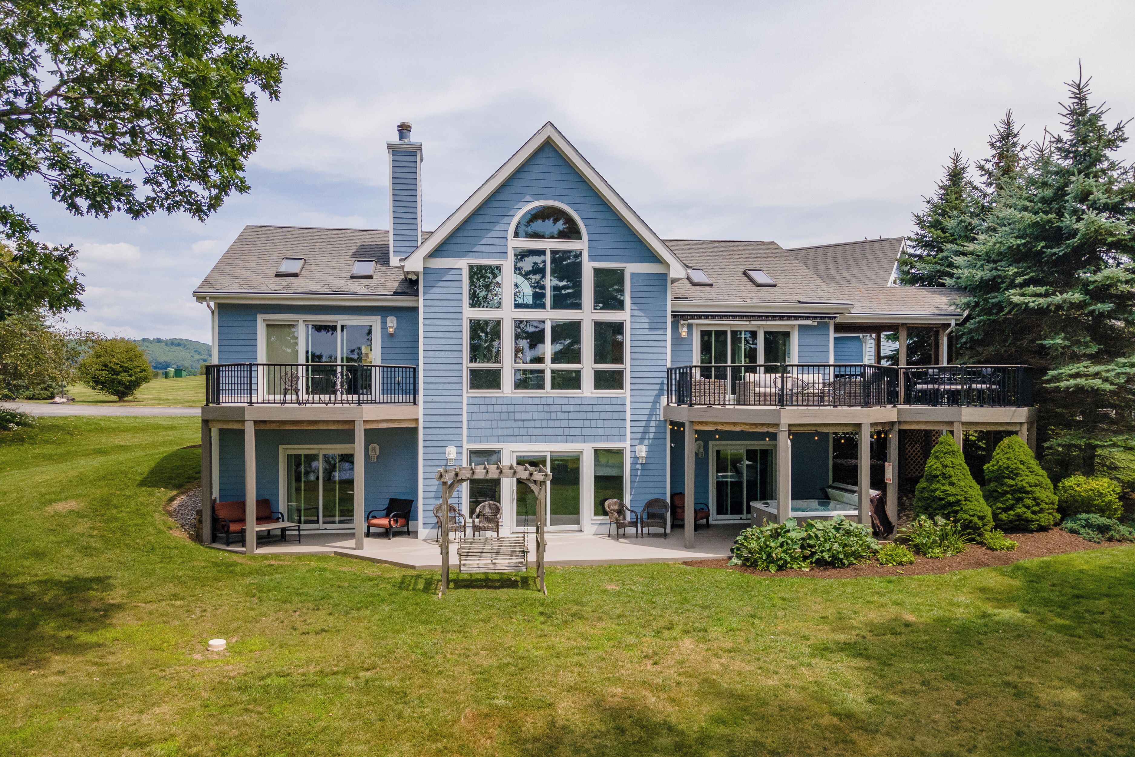 New! Lakefront Retreat: Lakefront, Dock Slip, Hot Tub, Fire Pit!
