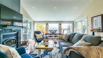 TV, fireplace, offices