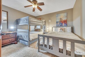 3 bedrooms, iron/ironing board, free WiFi, bed sheets