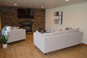 Smart TV, fireplace