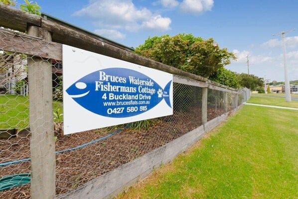 Property grounds - Village View Unit 3 Mallacoota (Mallacoota)