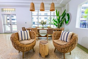 Sala de estar en el lobby