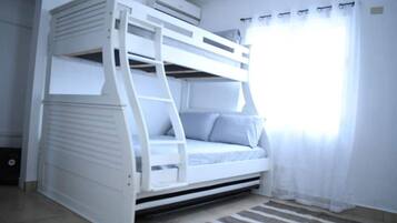 2 bedrooms, desk, free WiFi, bed sheets