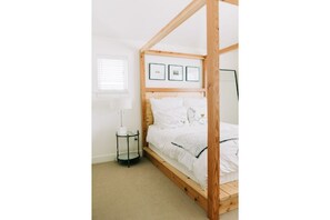 3 室のベッドルーム、アイロン / アイロン台、WiFi (無料)、ベッドシーツ