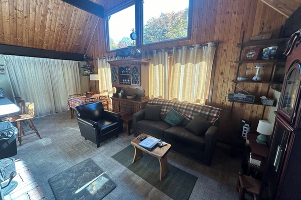 Smart-TV, Kamin, Stereoanlage
