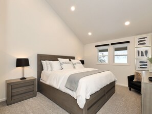 4 bedrooms, travel crib, free WiFi, bed sheets