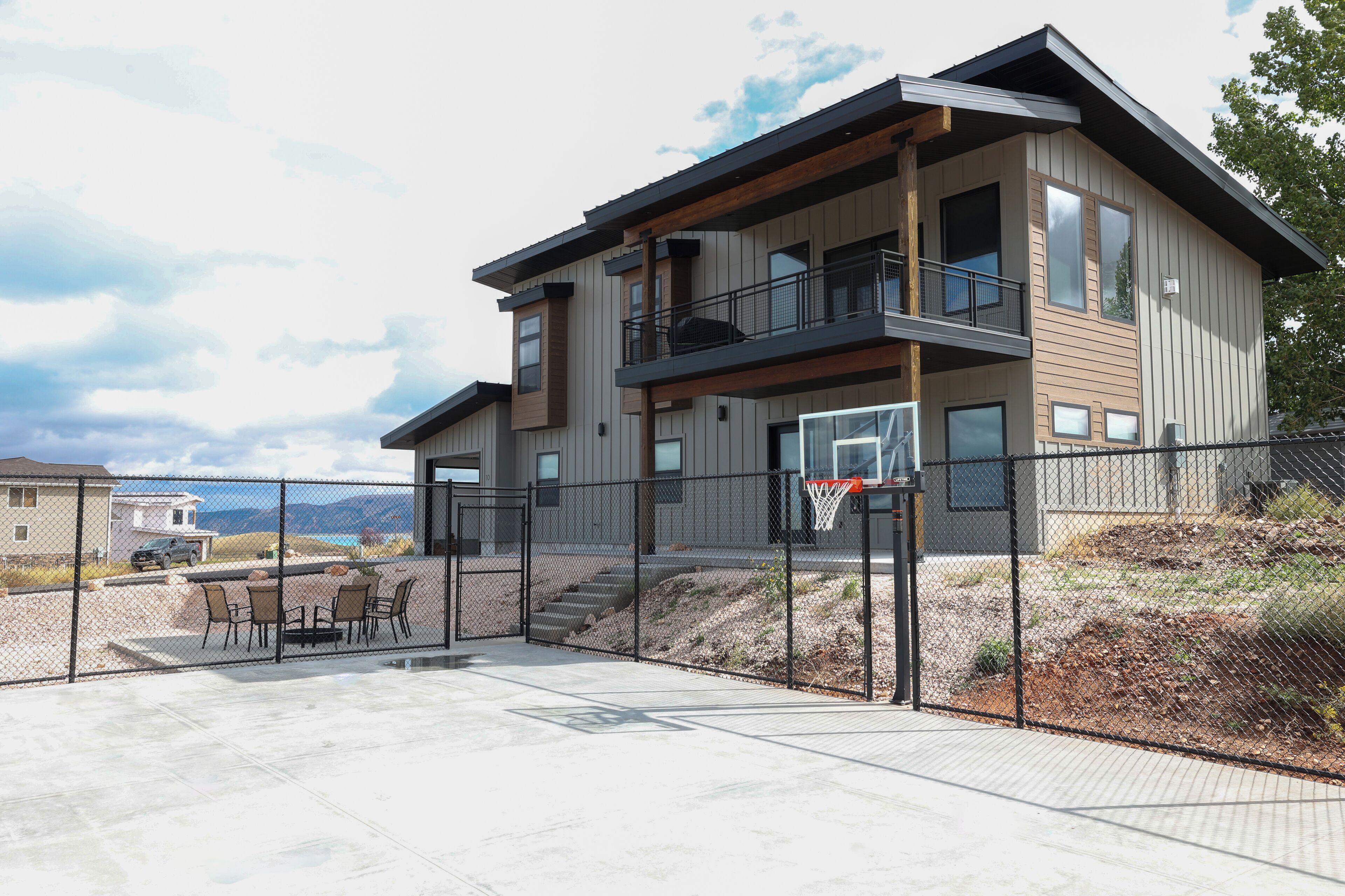 Bear Lake Hillside Retreat - POOL ACCESS with Ideal Beach. New Construction!