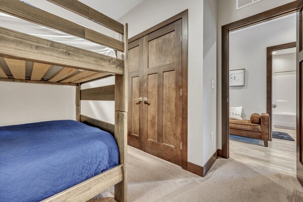 4 Schlafzimmer, kostenloses WLAN, Bettwäsche