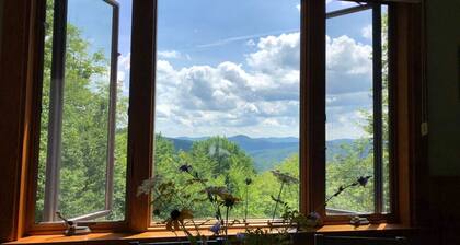 ThreeBears- AC, Hot Tub, Views, Fire Pit, Grill