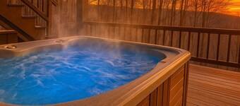 ThreeBears Hot Tub, Views, Game Room, Gym