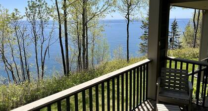 Superior Sanctuary on Lake Superior. Just 6 mi from Lutsen Mountain ski resort!