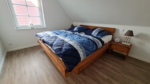 4 bedrooms, iron/ironing board, free WiFi, wheelchair access