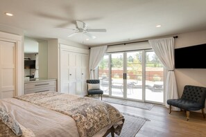 3 bedrooms, desk, iron/ironing board, travel cot