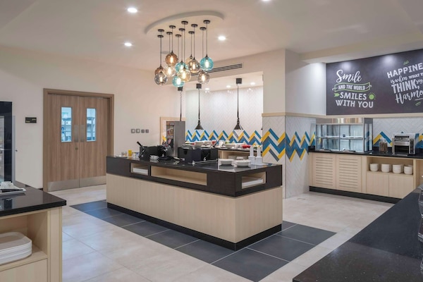 Ókeypis morgunverðarhlaðborð daglega